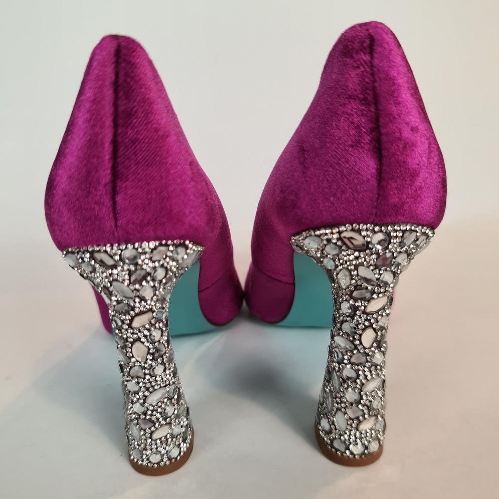 Betsey Johnson CORIE Magenta Velvet Crystal Embellished Block Heel Pumps 9M Prom - Picture 3 of 8